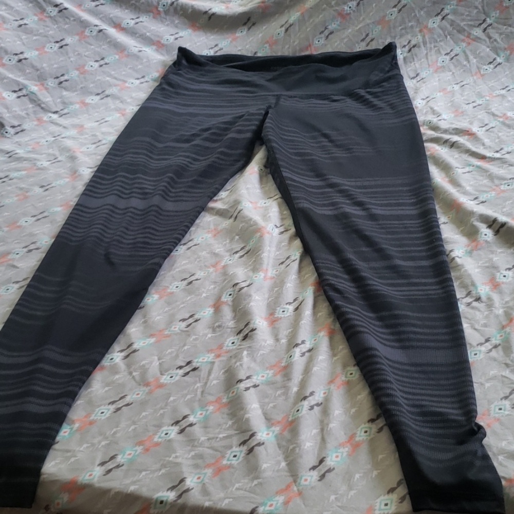 Old Navy yoga pants